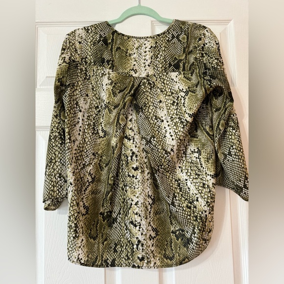 Stradivarius Blouse. Size M. - Picture 2 of 5